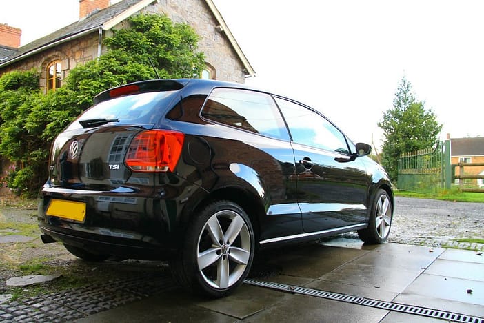 Very clean and shiny car Very clean and shiny car